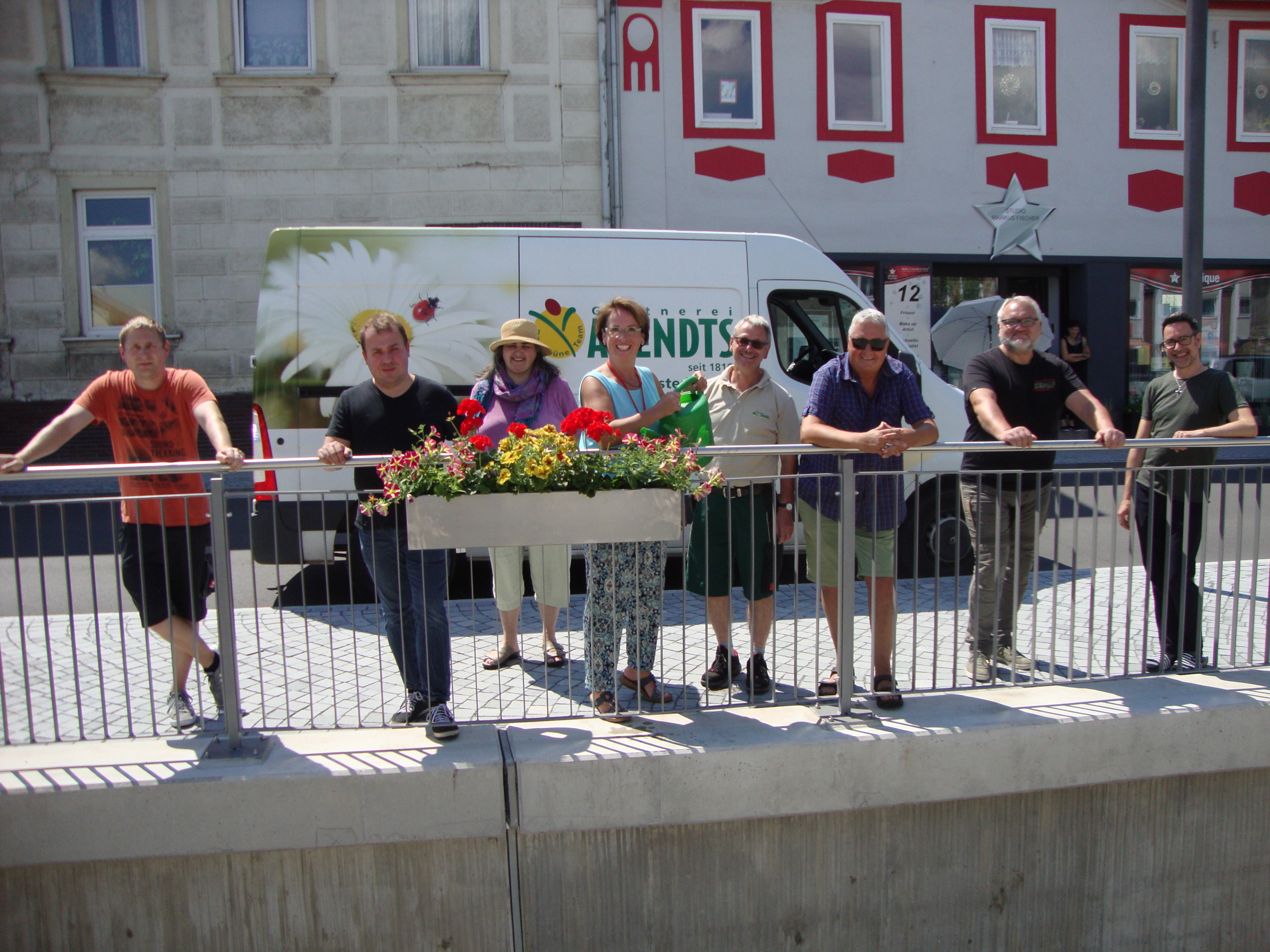 Neue Blumenkästen für den Marktplatz