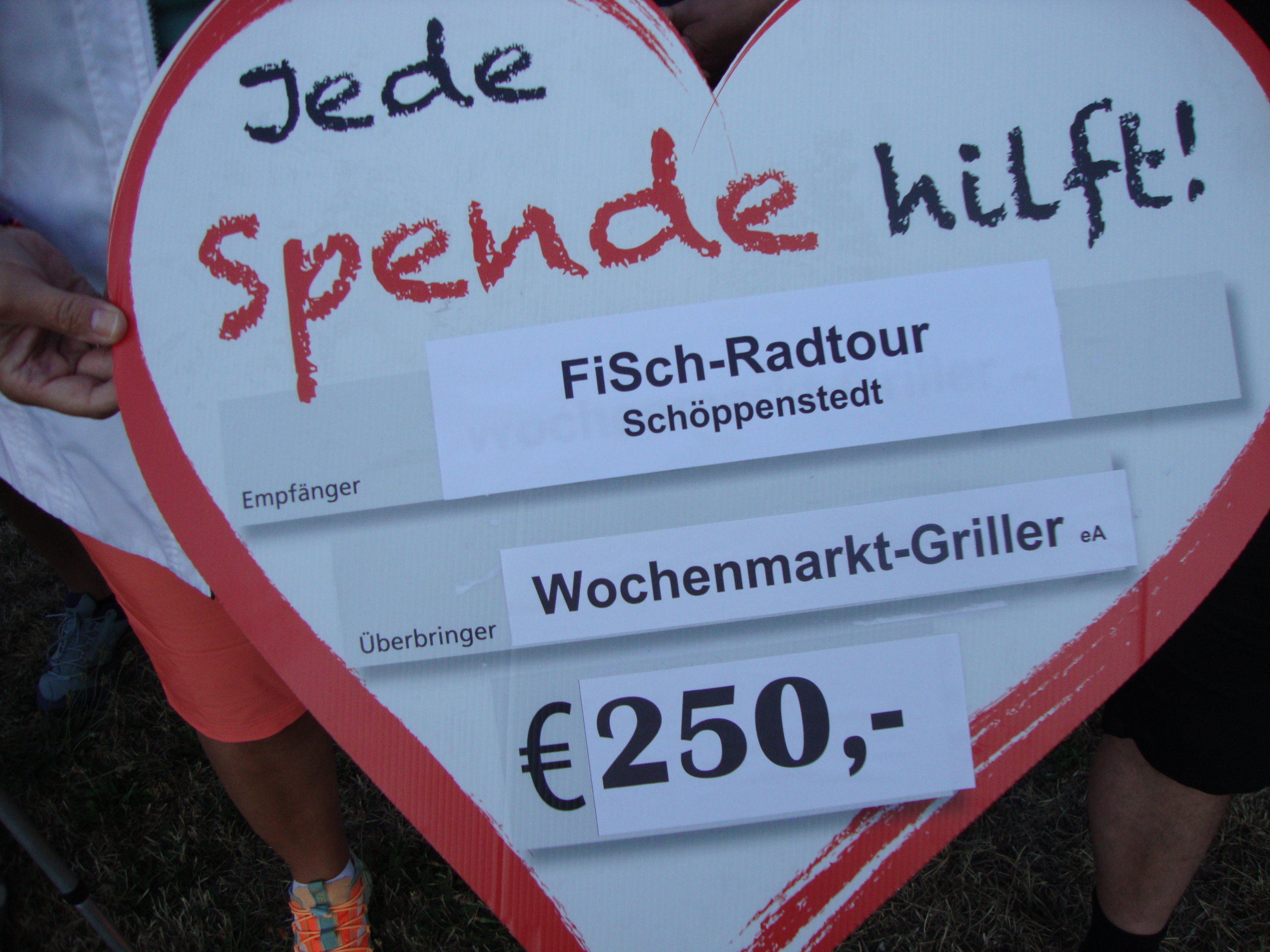 Neue Spende der Wochenmarkt-Griller